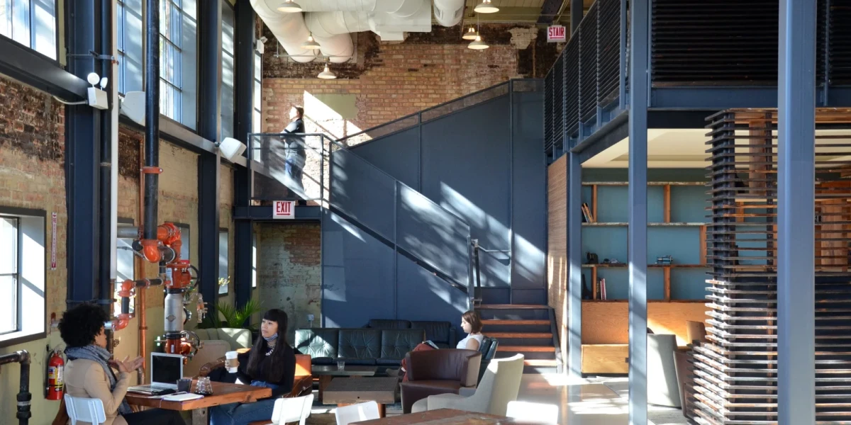 Open seating available for you to work at Guild Row, Chicago Social Club