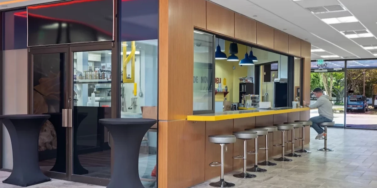 On-site restaurant in 980 Spaces