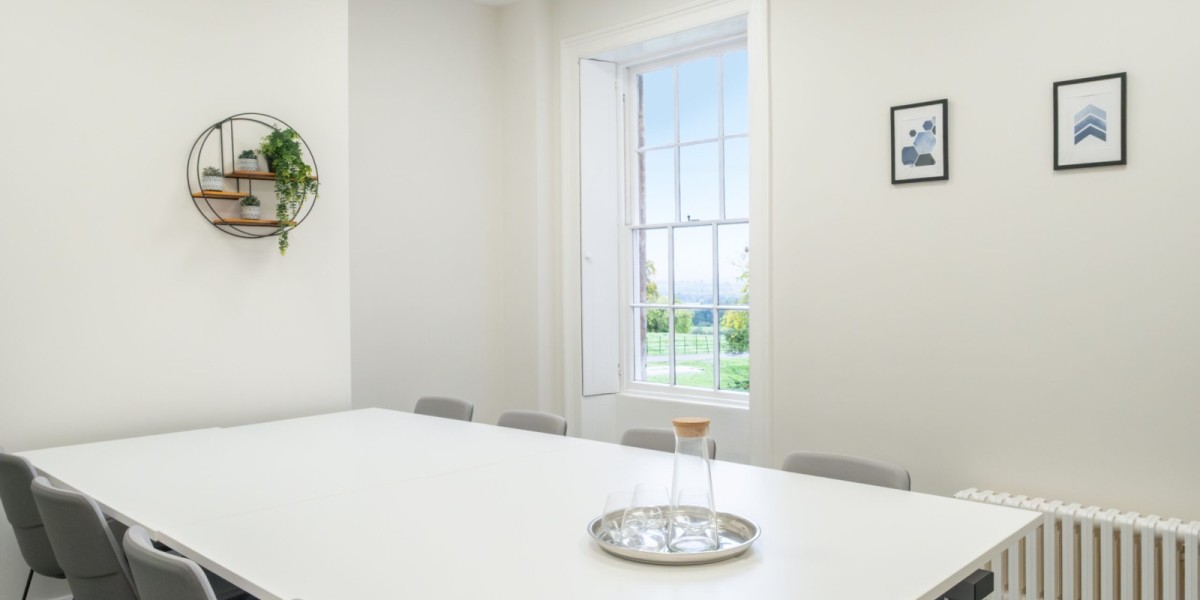 Relaxing meeting space at Tortworth House