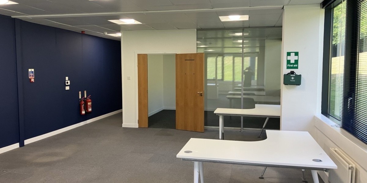 Desks for rent near Pitreavie