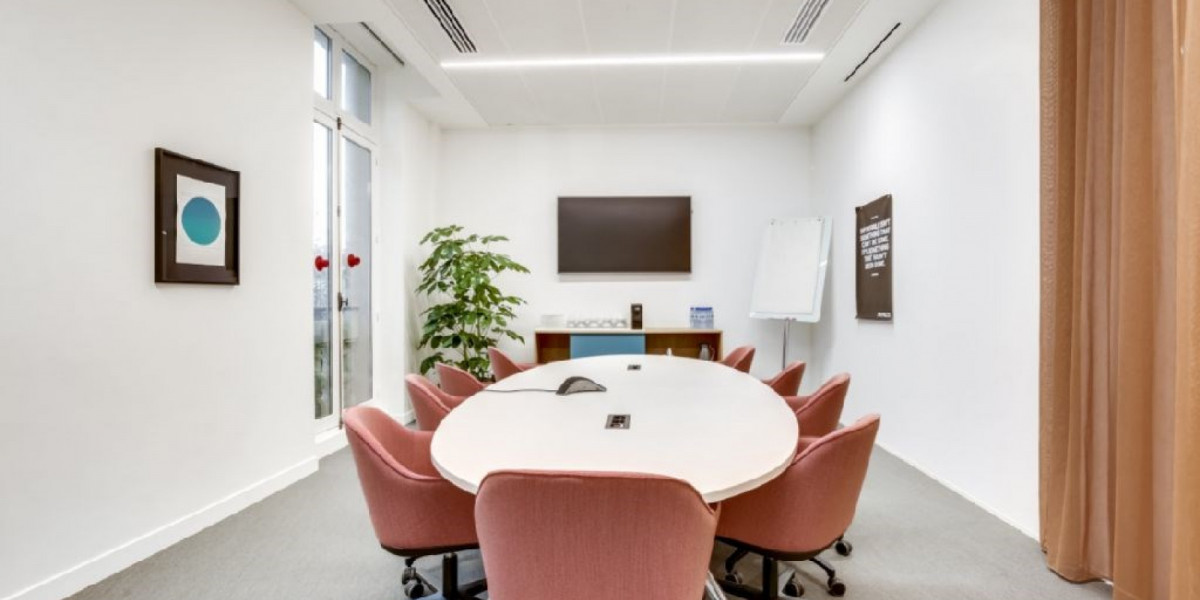 Professional office space near Rue du Louvre