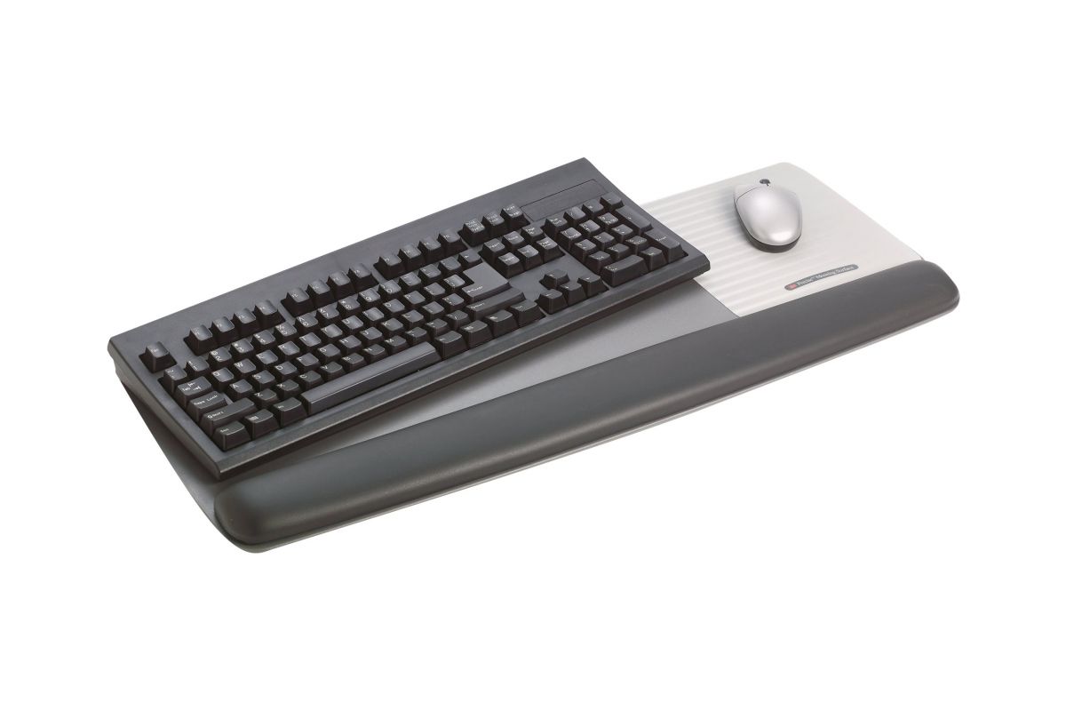3M tastatur og platform til mus med håndledsstøtte