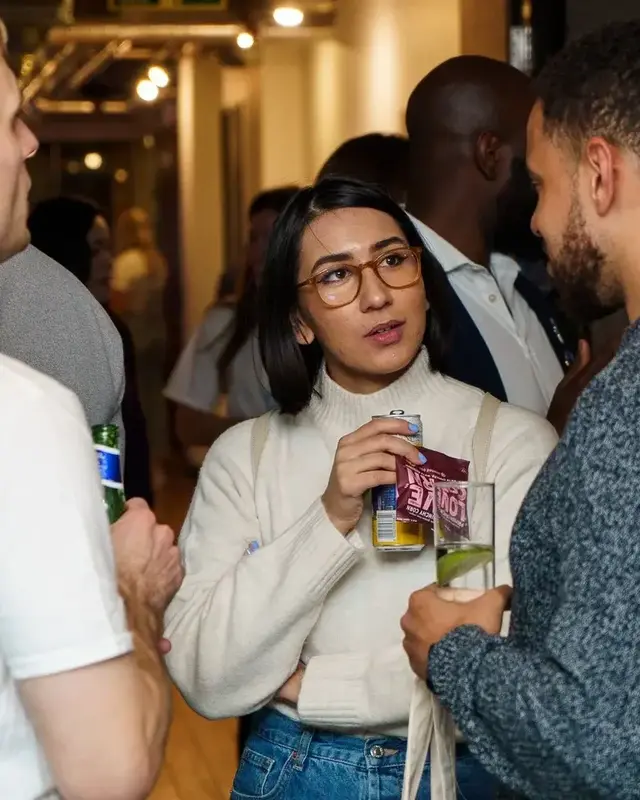 Curiosity Hooks That Outperform Benefit Messaging by 1.8X on Finance Installs