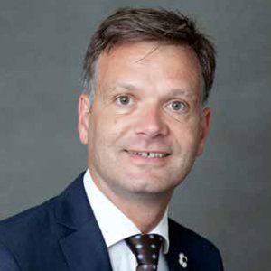 2020-Headshot-Lucien-1000-x-1000