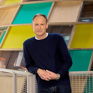 2022-Headshot-Gavin-Poole-1000-x-1000