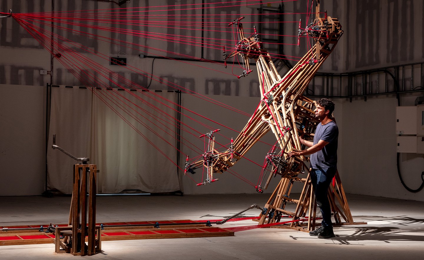 2025 - Conrad Shawcross - 1920 x 1180 - 1