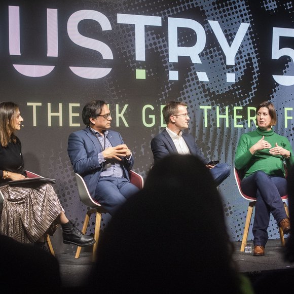 vb5393138_futuretalk_industry5_0-69_1600x1063