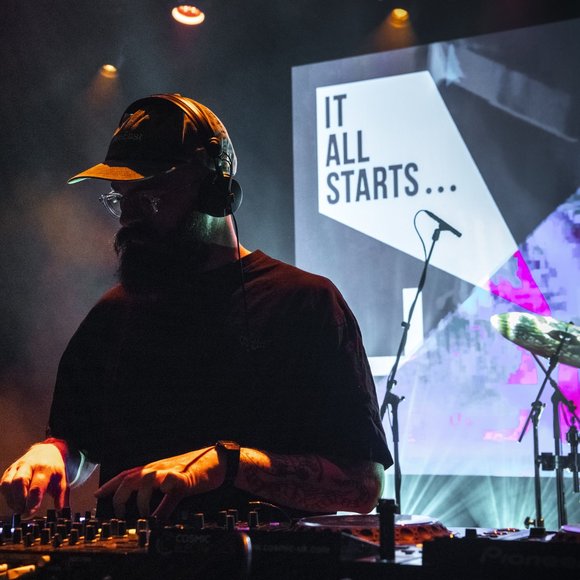 vb5457550_itallstartshere-2_1600x1066