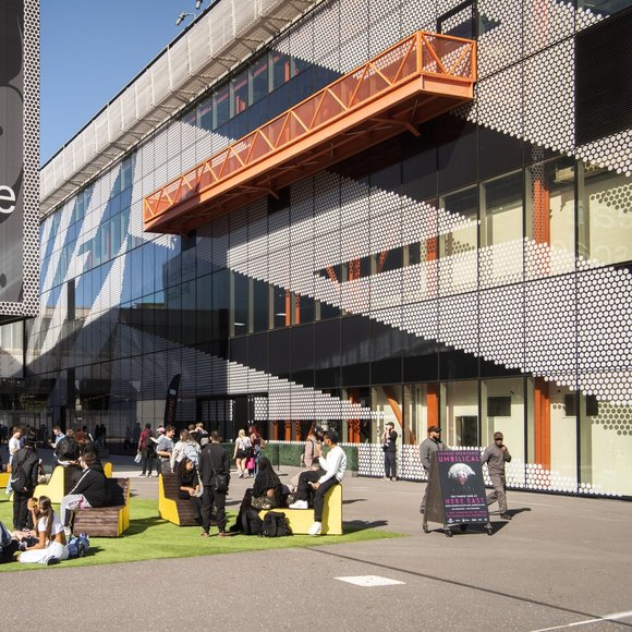 vb5552875_freshersweek2025-31_1600x1068