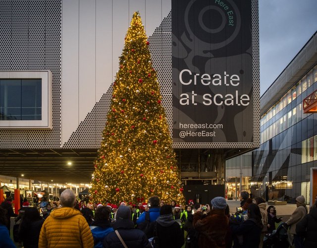 vb5609715_merrymaking2025-1_1600x1068