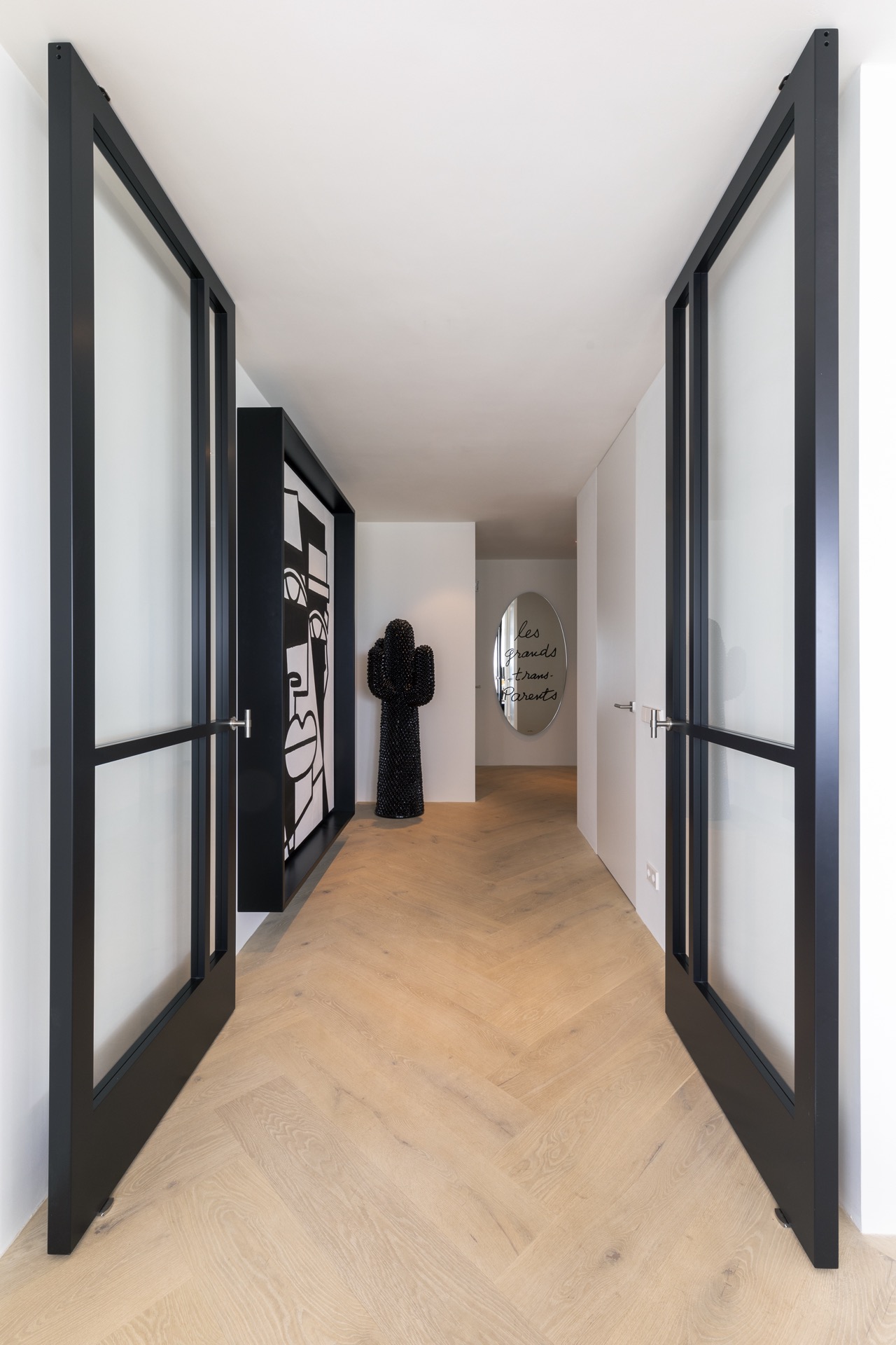 Luxury Penthouse Foyer Layout photo