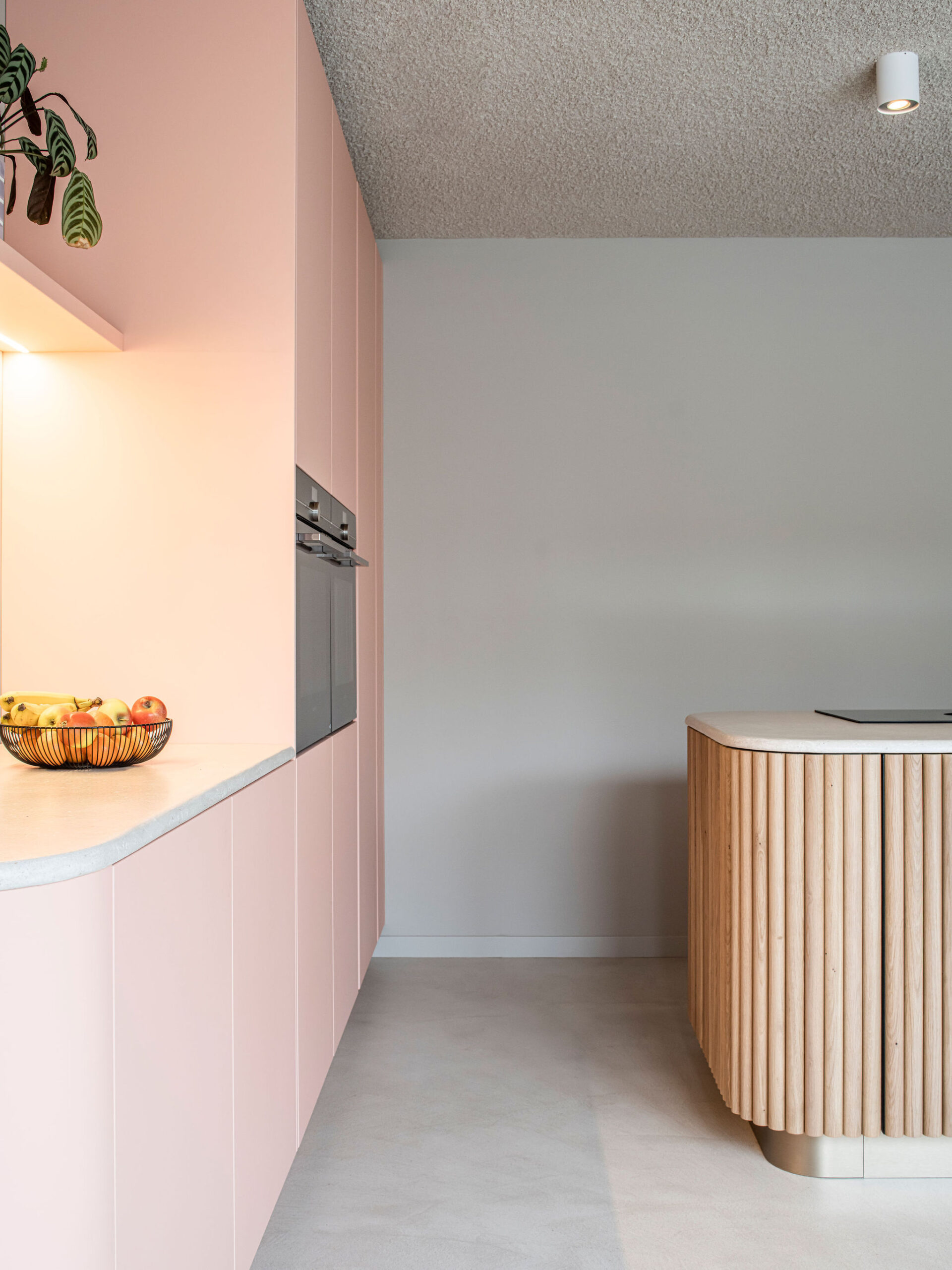 Luxury kitchen with light colors - HOOG.design - Exclusive living ...