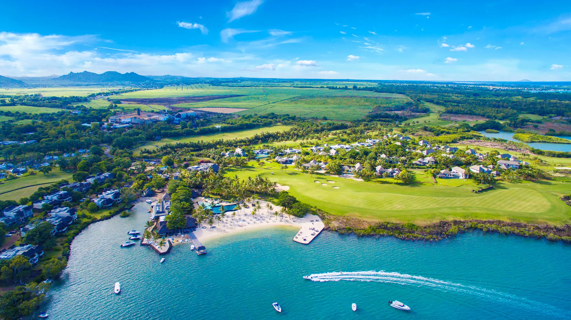 The Bay Club at Anahita