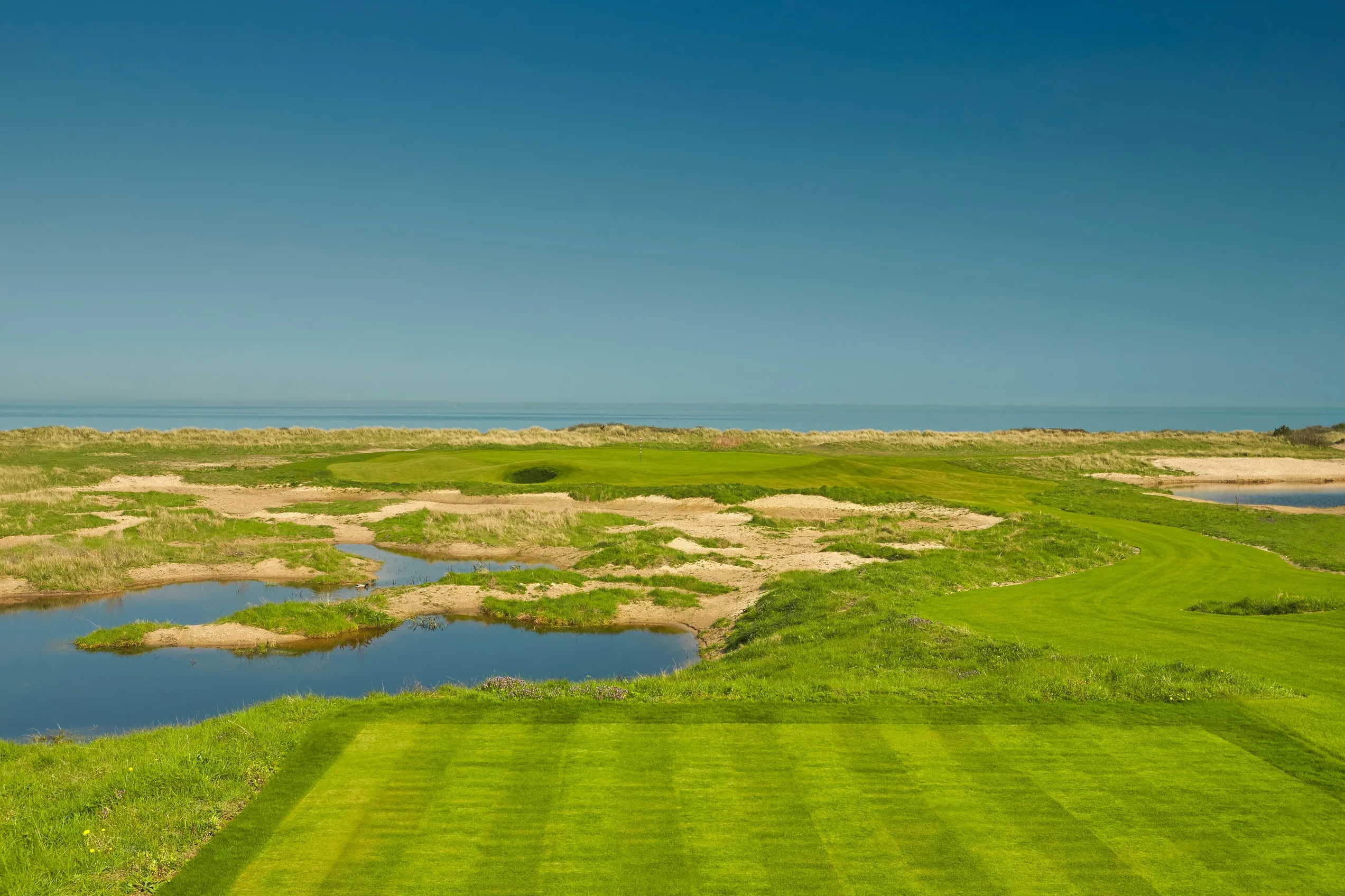 Play golf in England at Prince's Golf Club