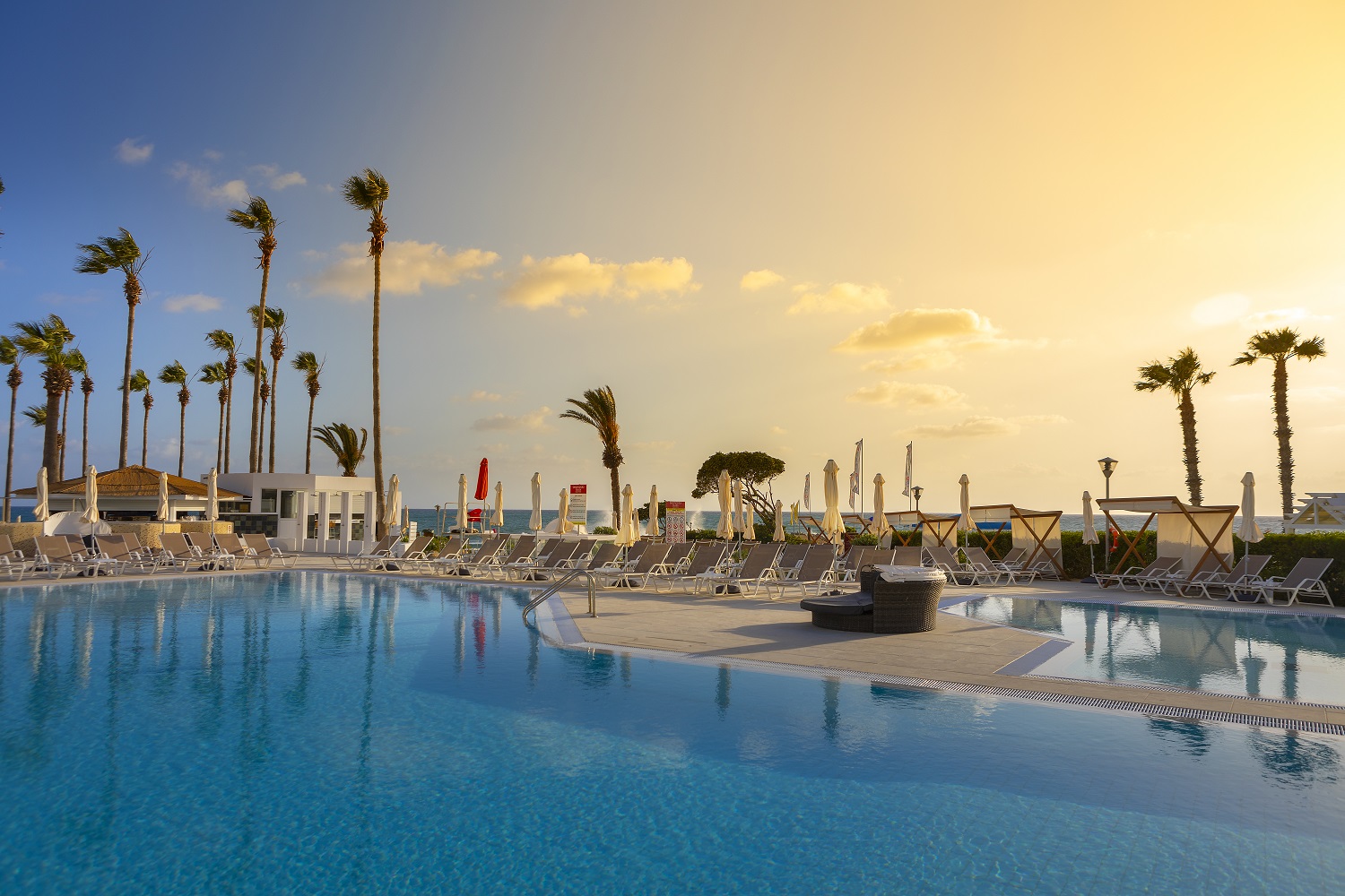 Leonardo Plaza Cypria Maris Beach Hotel & Spa