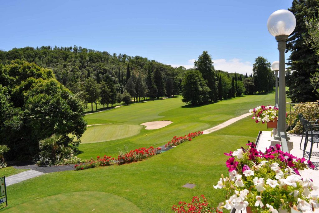 Play golf in Italy at Golf Bogliaco in Lake Garda