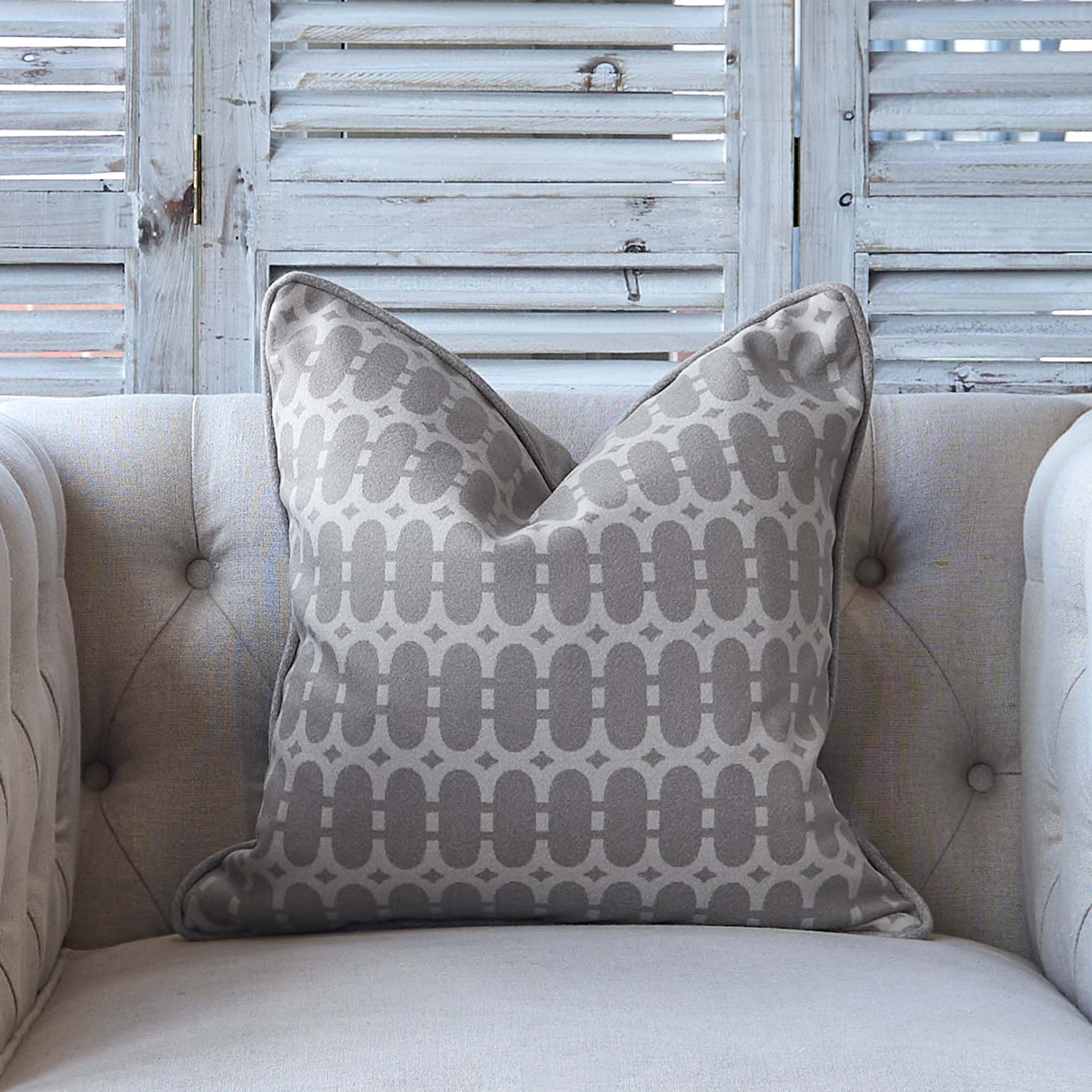 Clarvio Cushion