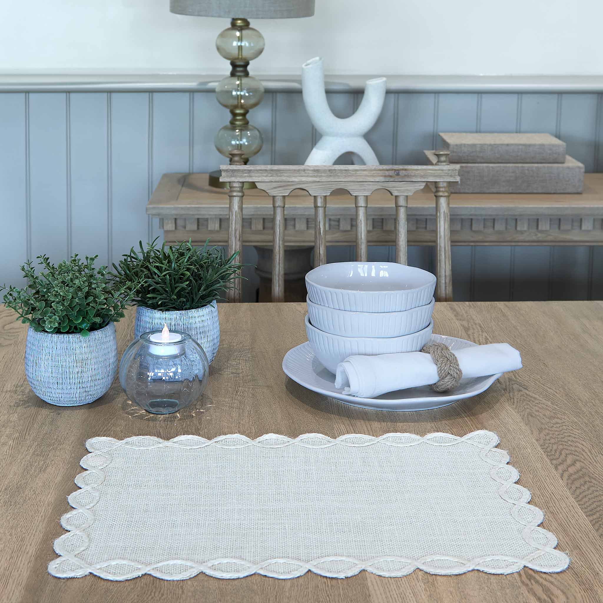 Scalloped Placemat Natural