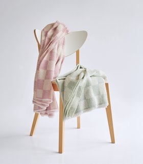 Schachbrettplaid mit Boucléeffekt Madrid mauve