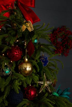 Rococo  Themed Christmas Decorations