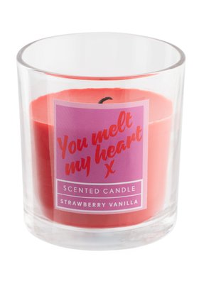DIG 977165  Red Valentine Scented Candle