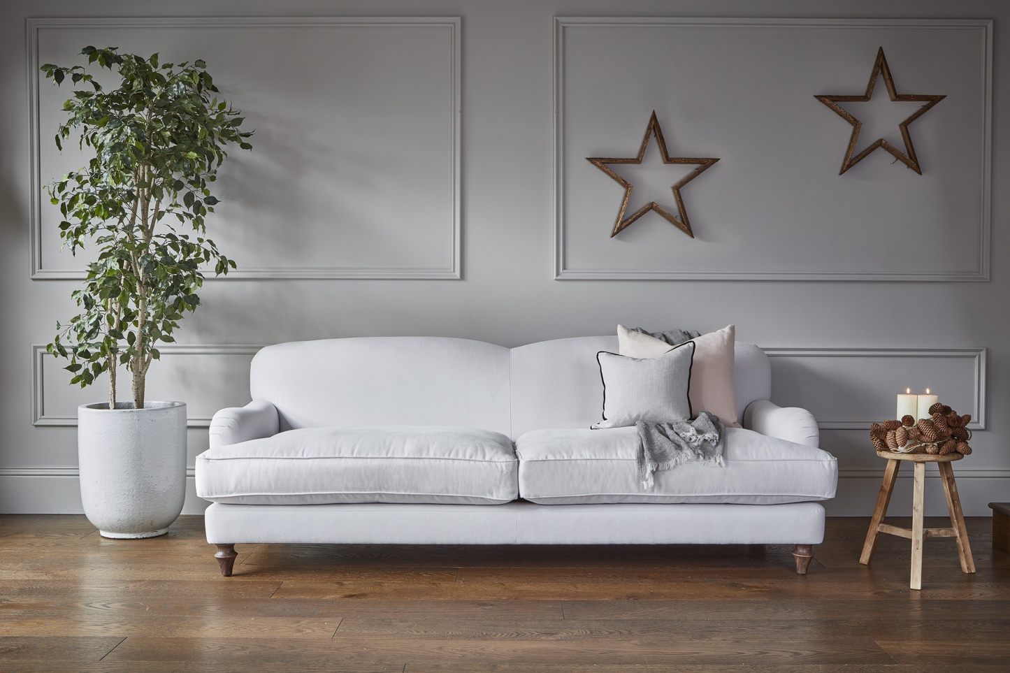 The Evelyn Medium Sofa in Linen Cotton Oyster