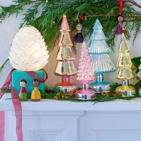 Small Colorful LED GLASS LIGHTED TREES - Glas-Tannenbäume mit LED Beleuchtung - 5er Set |  MoMA