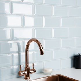 Tile Mountain Metro Retro Bevelled Baby Blue Gloss Wall Tile