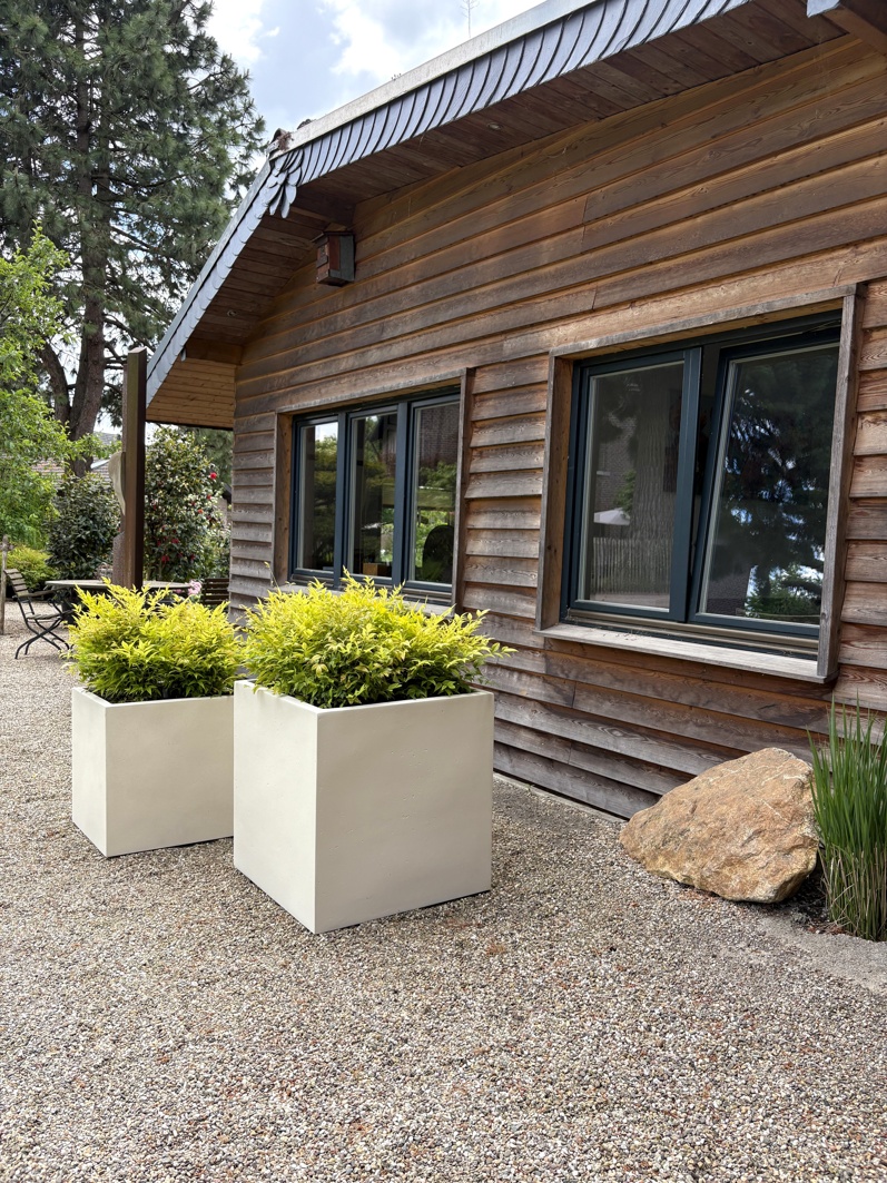 Pflanzkübel SQUARE in beiger Steinoptik