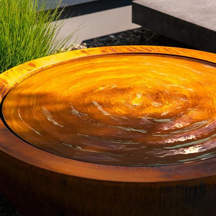 Halbkugel-Brunnen BAYOU aus Cortenstahl