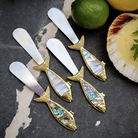 Set of Four Fish Butter Knives with Mother of Pearl Inlay, Lifestyle 1