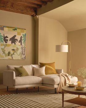 Jeffers Chaise sofa in Whipped Cream clever boucle