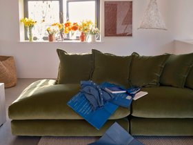 Wodge Modular Chaise Longue in Grass Clippings Green Velvet