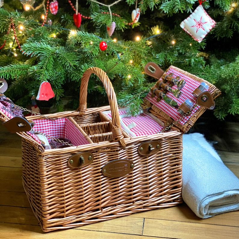 Panier Pique Nique Saint Germain Rouge - Crédit @lovepicnicparis