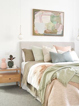 norsu - Skye's house, master bedroom