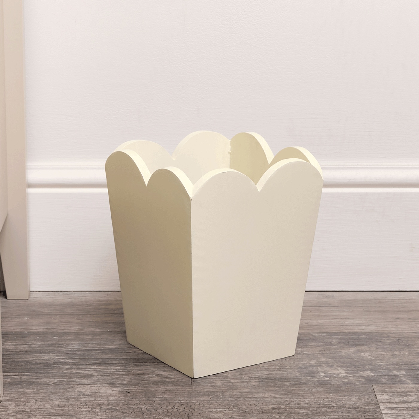 Cream Wooden Scalloped Edge Waste Paper Bin