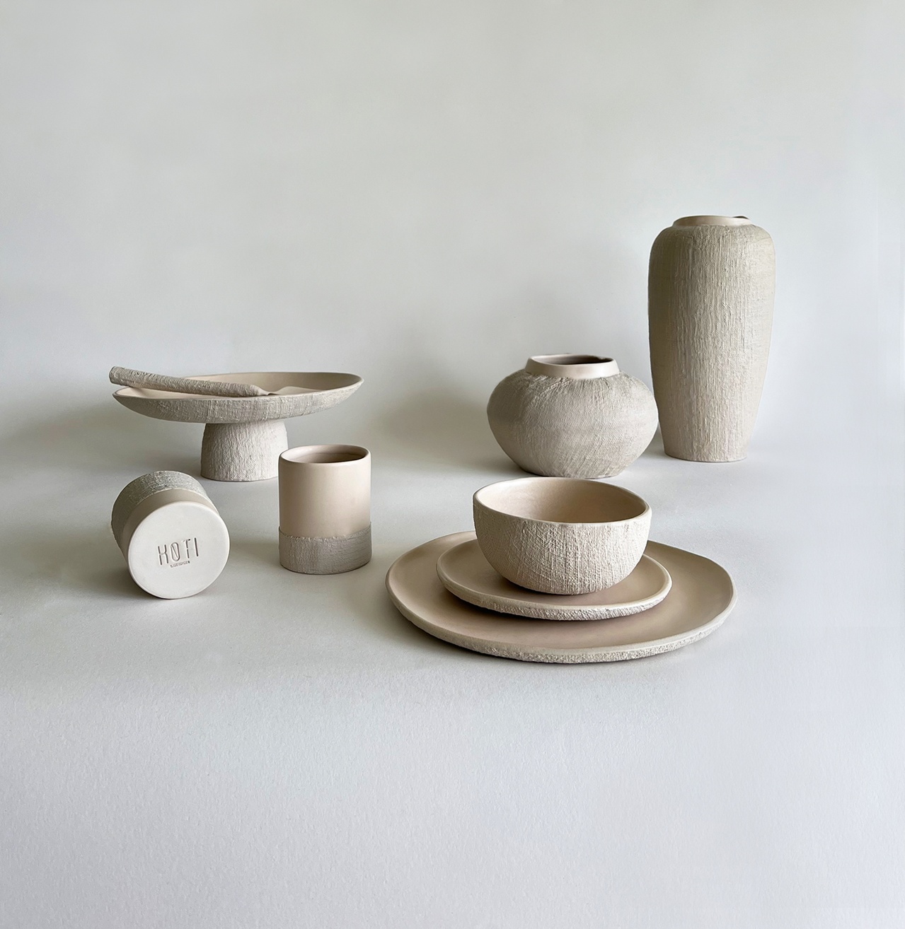 Yuta Large Ceramic Vase - Beige