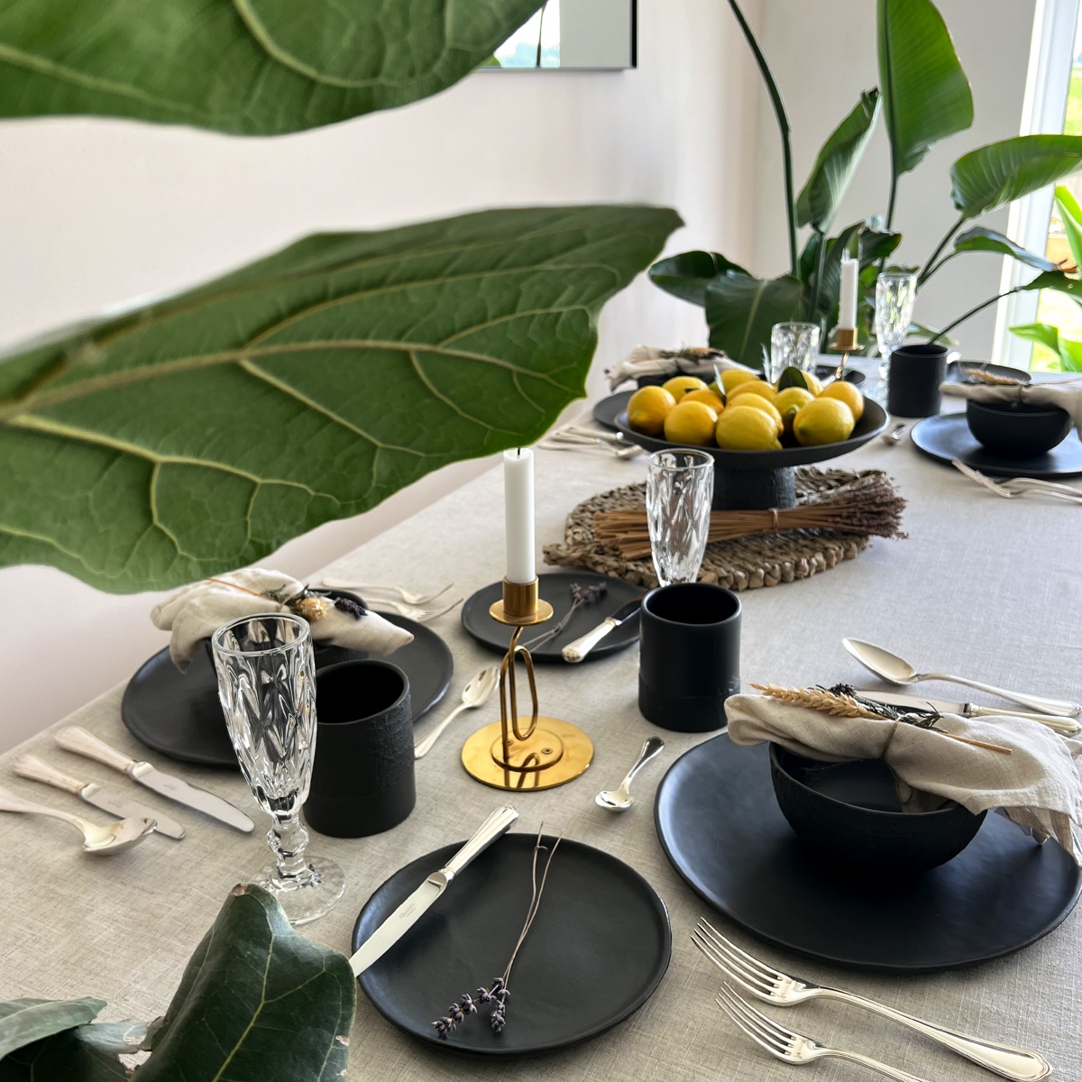 YUTA Ceramic Dinnerware Set - Black - Koti London