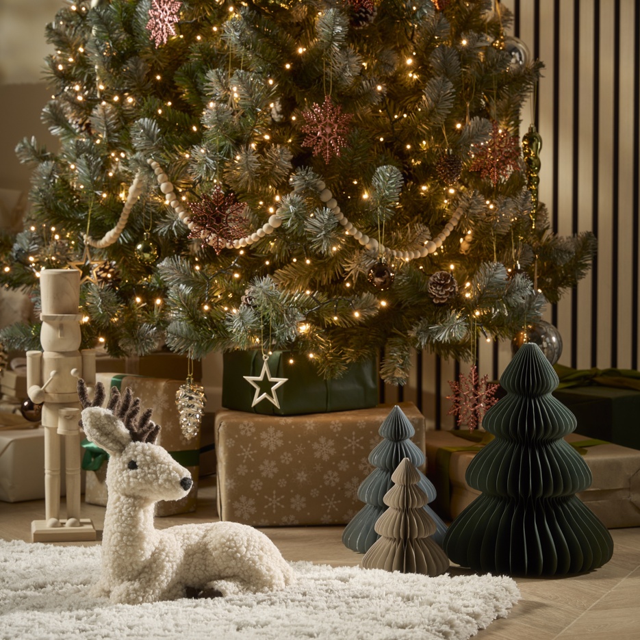 INSPIRE Outdoor Christmas EnchantedWoods PaperTreesDeer SQ EN 2026
