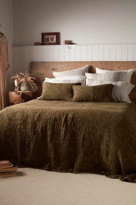 Dark Olive Clover 100% Cotton Quilted Throw