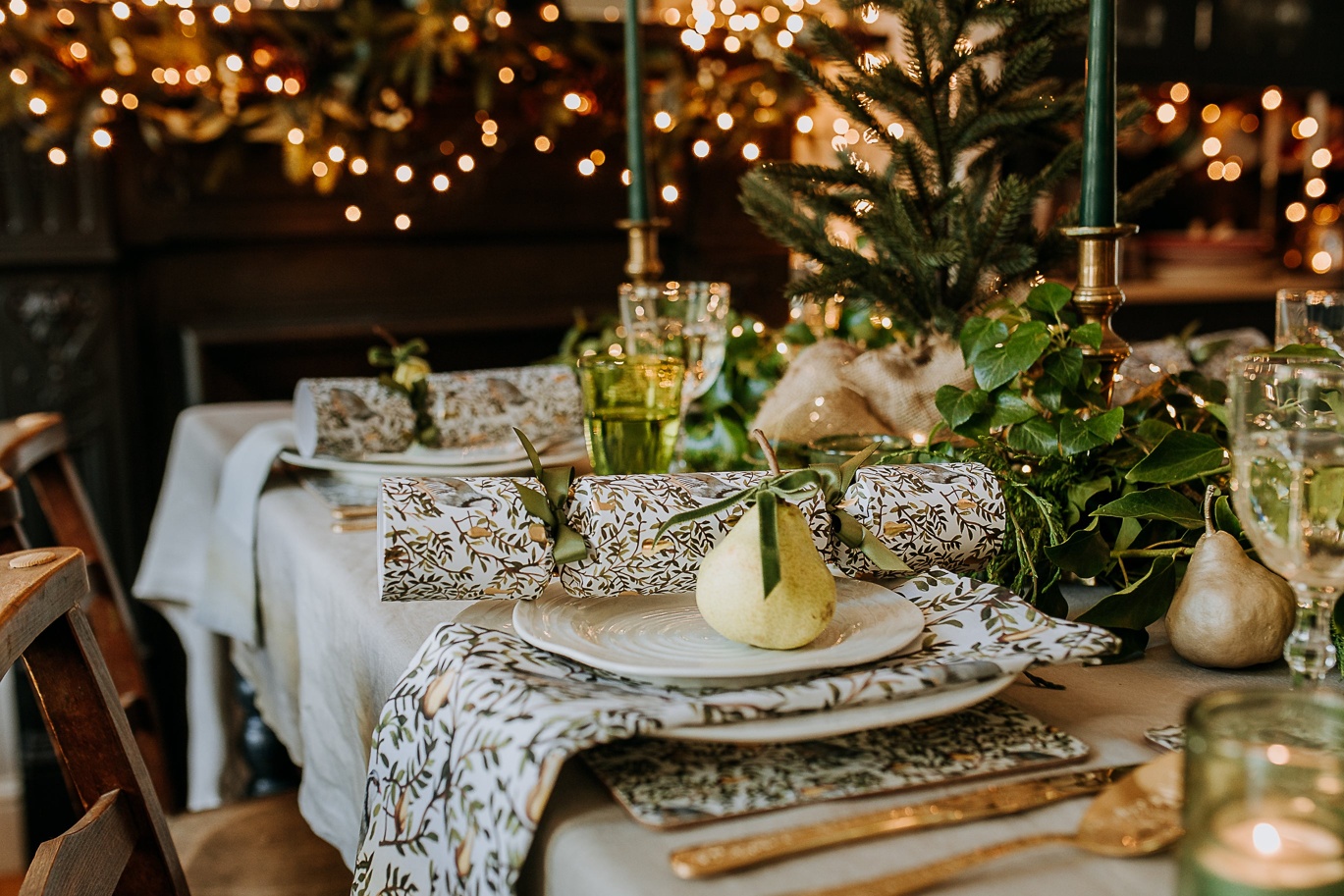 CHRISTMAS ROSE LUXURY CHRISTMAS CRACKERS