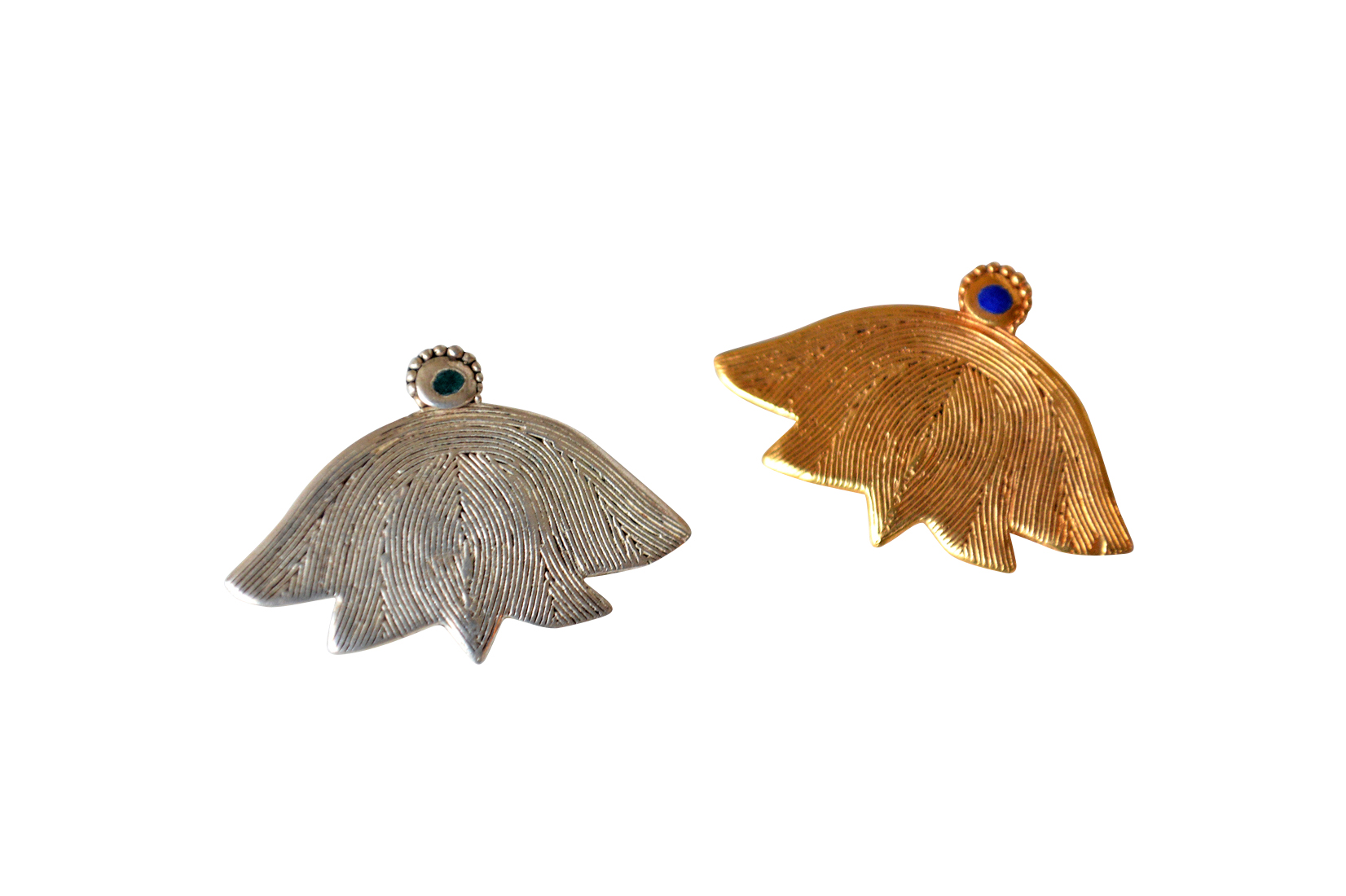 Lotus broach by Elisabeth Riveiro