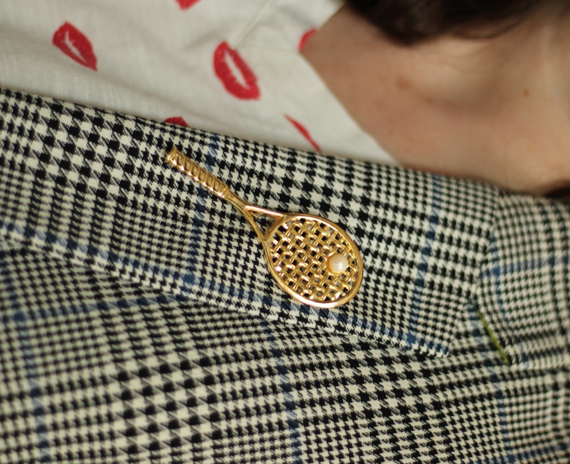 vintage 18 K gold plated tennis racket brooch