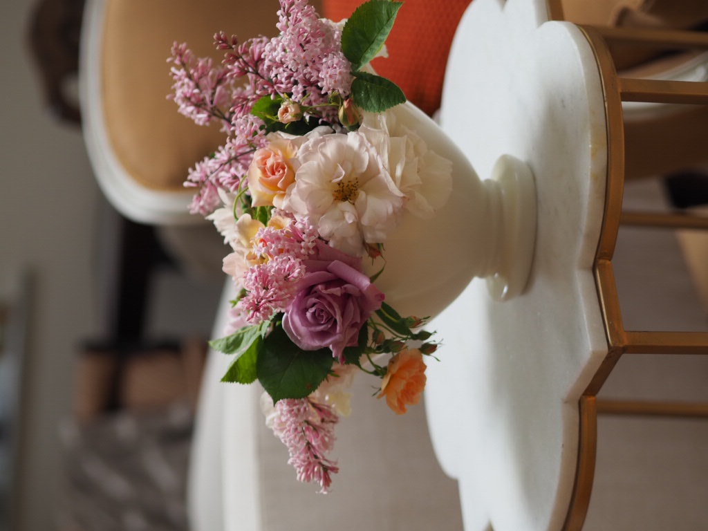 Vintage Fulham Pottery Constance Spry white lotus mantle vase