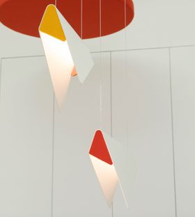 SUSPENSION, GRANDE MOBULA, BLANC ET ORANGE, L28,2CM, H77CM - DESIGNHEURE