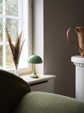 Lampe, Baladeuse, Panthella 160 Portable, vert mousse, IP44, LED, dim, 2700K, 150 lm, Ø16cm, H24,1cm - Louis Poulsen