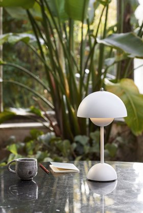 Lampe, Baladeuse, jardin, Flowerpot VP9, blanc mat, IP44, LED, dim, 2700K, 104 lm, Ø16cm, H29,5cm - Andtradition