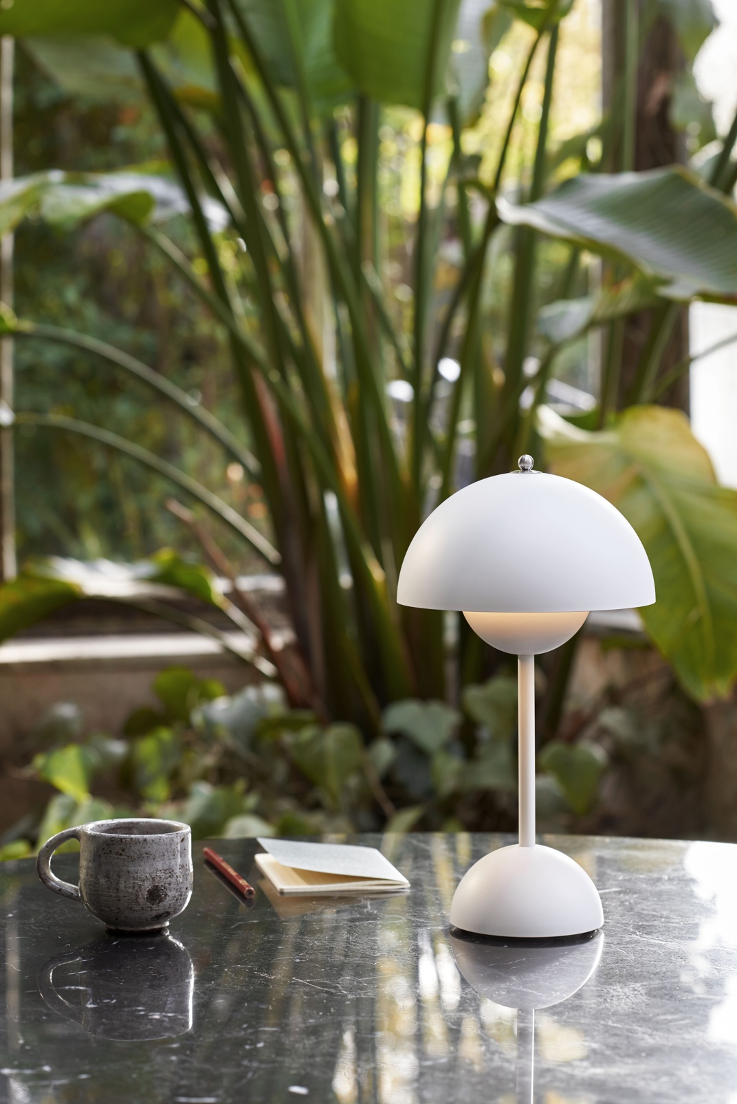 Lampe, Baladeuse, jardin, Flowerpot VP9, blanc mat, IP44, LED, dim, 2700K, 104 lm, Ø16cm, H29,5cm - Andtradition