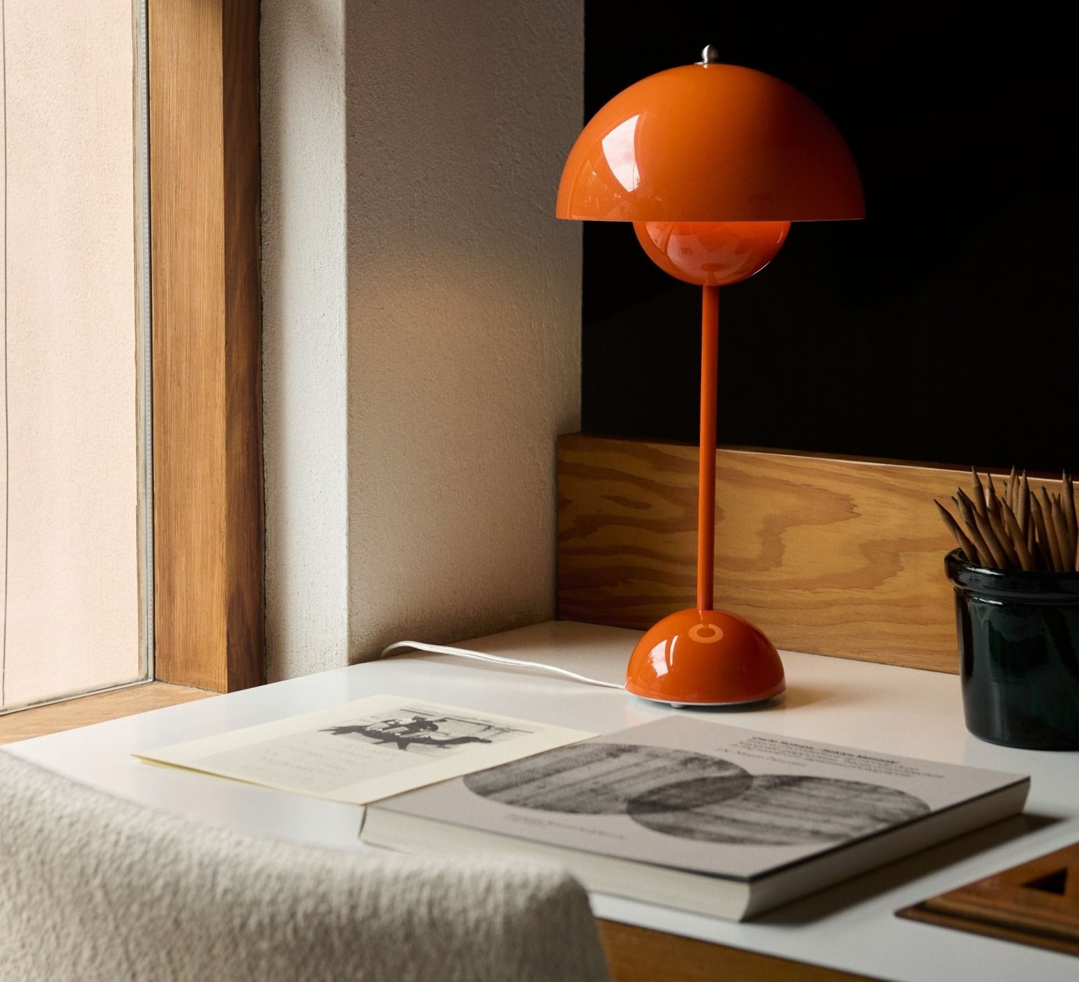 Lampe à poser, FlowerPot VP3, orange zeste, Ø23cm, H50cm - Andtradition