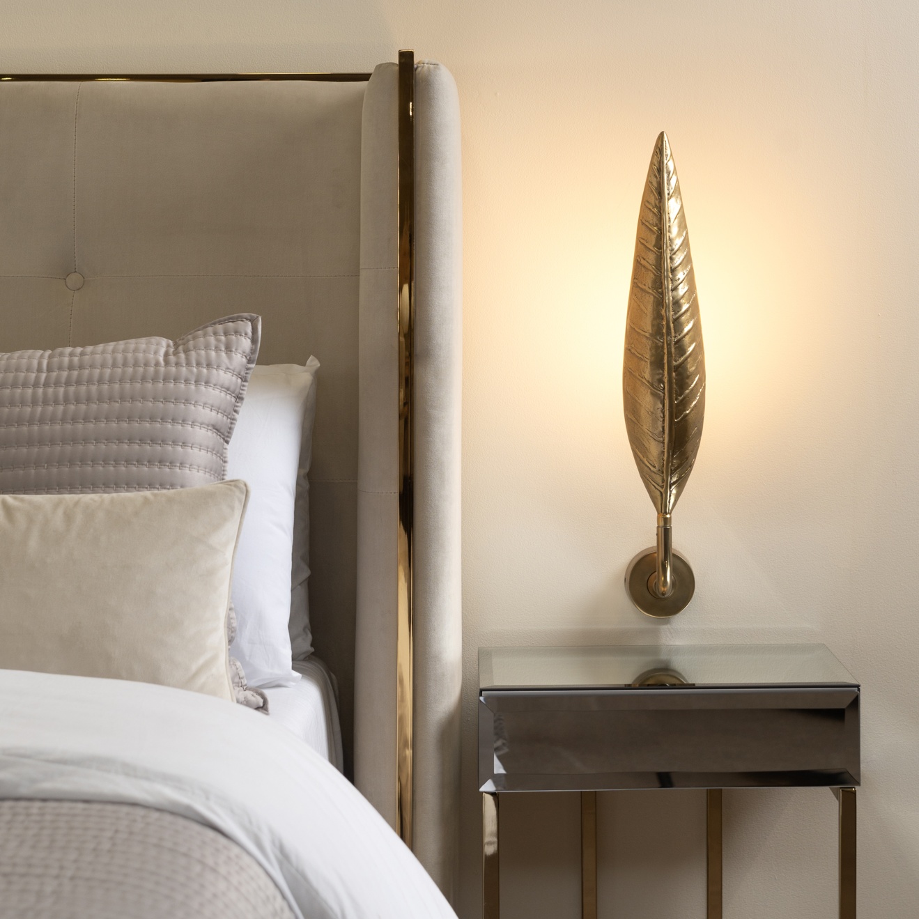 Paradise Wall Light